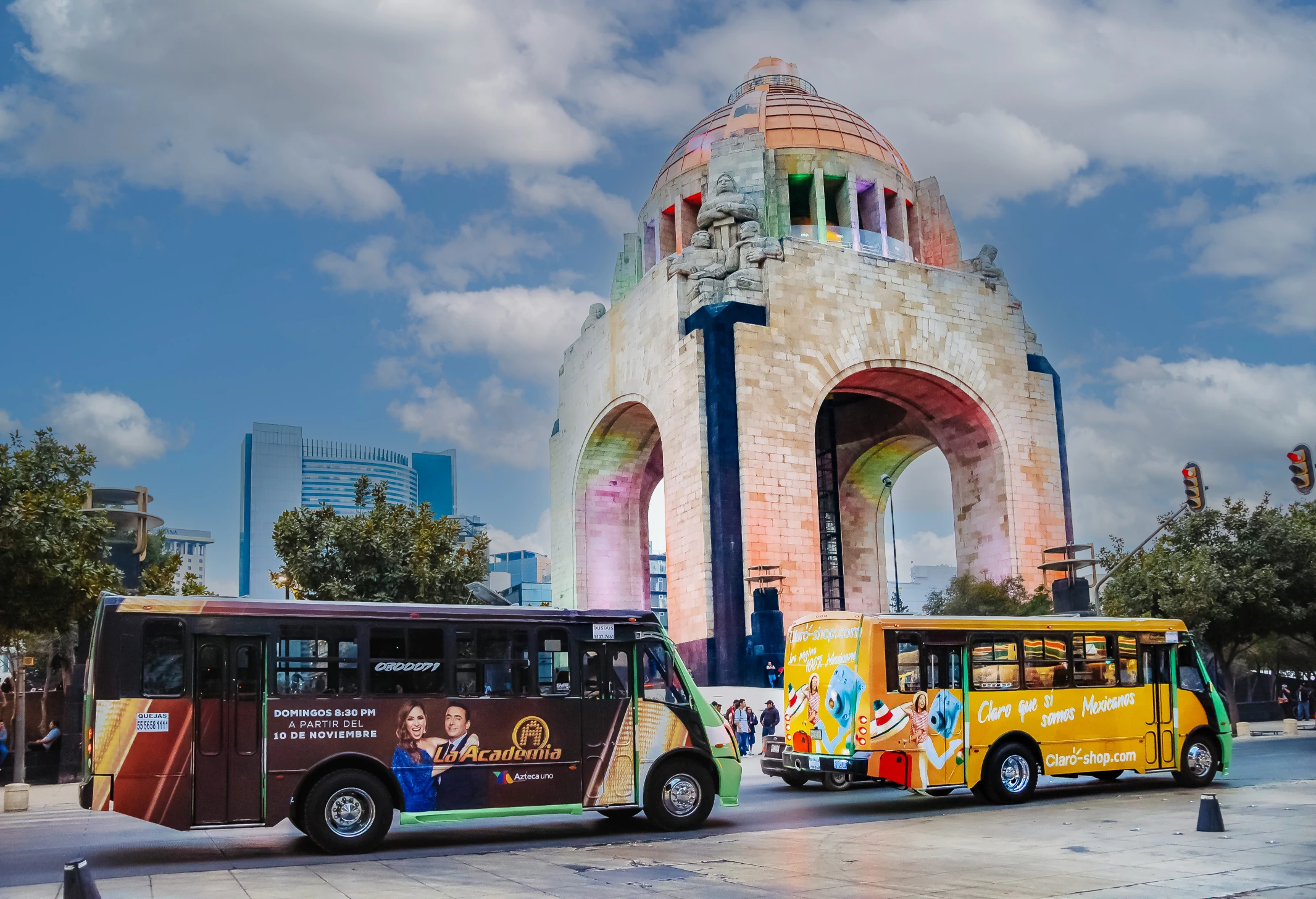 La Academia / Claro Shop — Autobuses Urbanos
