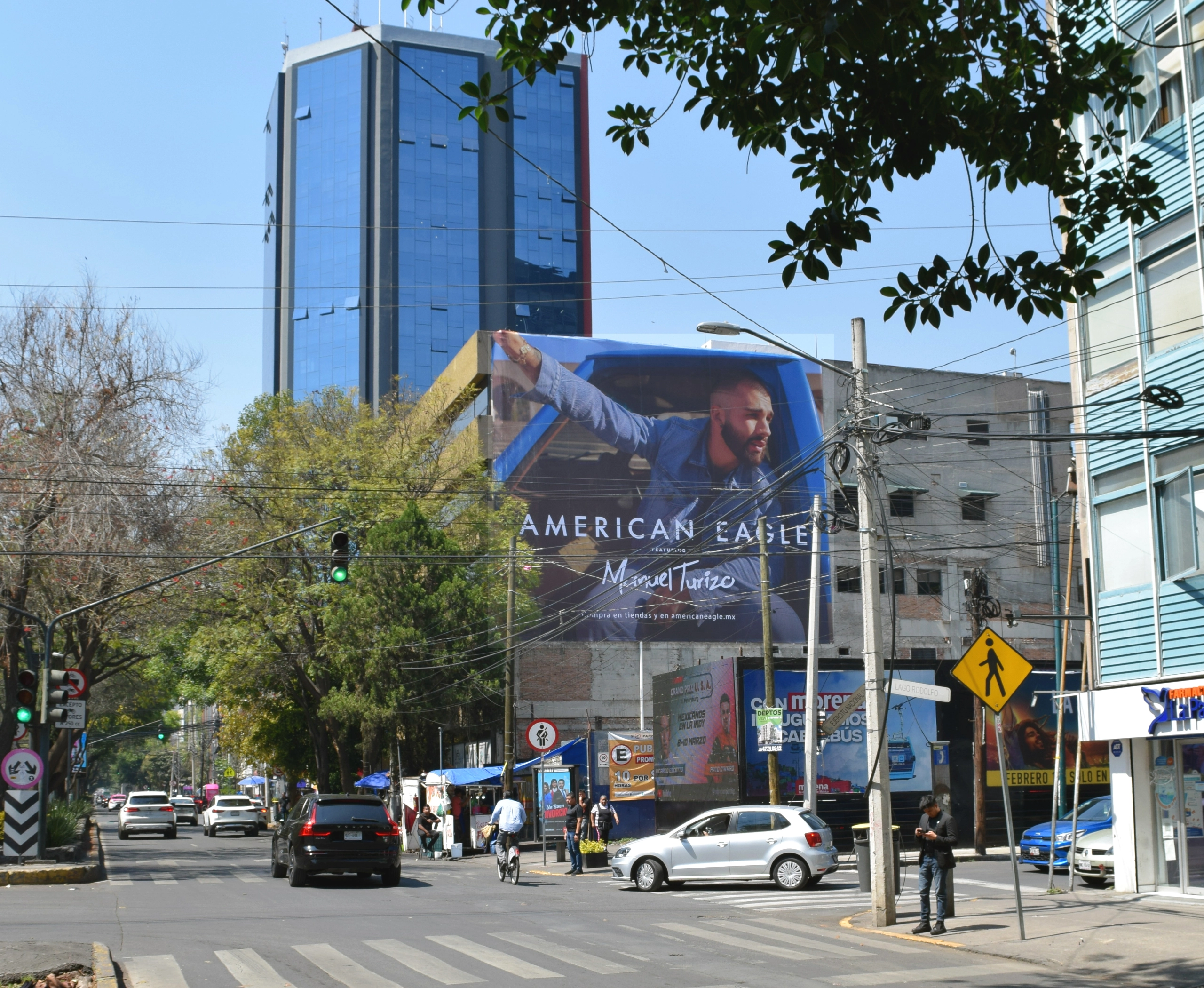 American Eagle — Muros